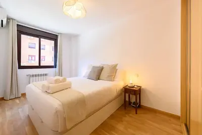 Image de Logement élégant : 2 chambres, climatisation et tout le confort Hor1k1b