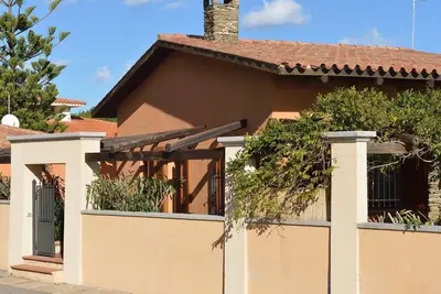 Image de Villa Golfo Aranci : charme méditerranéen au bord de la mer en Sardaigne