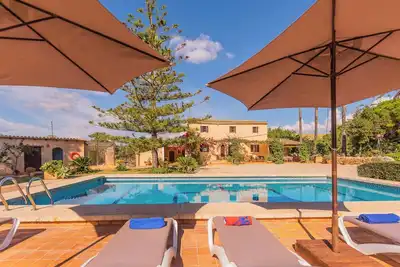 Image de Sitjoles : Finca rustique avec piscine et magnifique jardin au sud de Campos