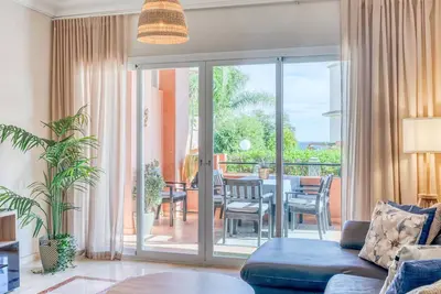 Image de Appartement d'Exception à Estepona avec Jardin et Piscine