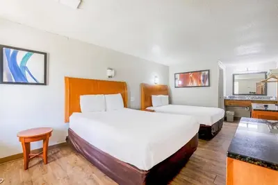 Image de Private Comforts in Hwy40 Richmond, Indiana Await by Restaurants and Parks