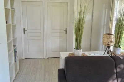 Image de Maisonnette avec un grand jardin