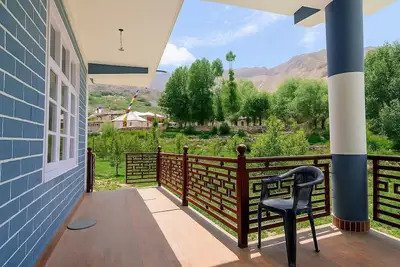 Image de Best place to spend your night in clean and cozy bedroom. \nIn The Himalaya