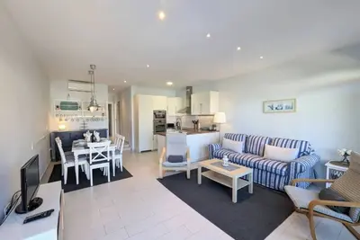 Image de Bungalow avec jardin : terrasse privée, Wi-Fi et climatisation