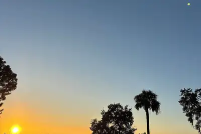 Image de Waterfront 2 bed 2 bath first floor of home