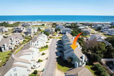 Villa in Corolla Light with Views, Hot Tub & More!