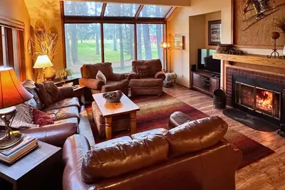 Image de Cozy Golf Course Retreat | Fireplace, Views, Dog-Friendly, Pool