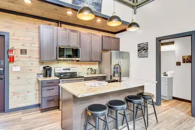 Image de Timberline Reserve 2bd 2. 5bath w/ air hockey and pool table