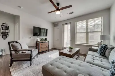 Image de Luxury 3bd Apt  Smart Home  Pool  Grapevine (Gv202)