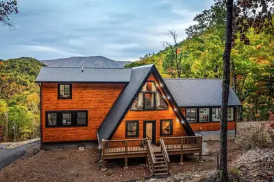 Image de A-Frame/8Mi. to Pf/Panoramic Views/Indoor heated Pool/Hot Tub