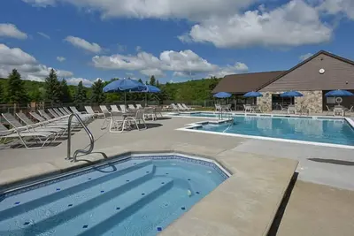 Image de Premier 3br Condo w/ Deck | Ski-In & Trail Access