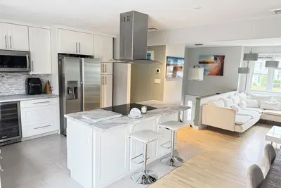 Image de 3-bedroom 2-bath house in Norwalk with in-law suite, pool, Bbq