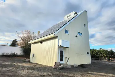 Image de The Solar Barn - Large 3 Bedroom House In Palgrave on big property with trails