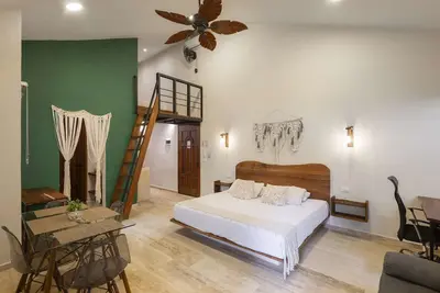 Family Studio, w/ Pool & Street Parking, Equipped