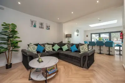 Image de Cosy Clay Home\n8 guests, 3 bedrooms, 5 beds, 2 bathrooms\nTotally Renovated,