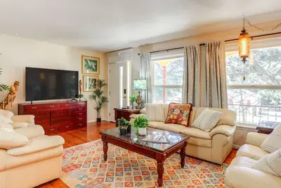 Image de Mediterranean-Style Cottage Near Paso Robles  Bea