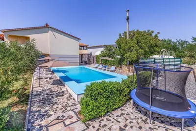 Image de Bel appartement à Pula avec piscine extérieure