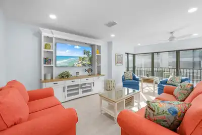 Image de Luxury Beachfront Escape with Designer Touches -Kings Crown 110- Sanibel