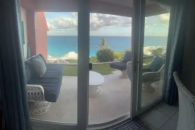 Image de Private pool and private beach in this wonderful Warwick beachfront apartment