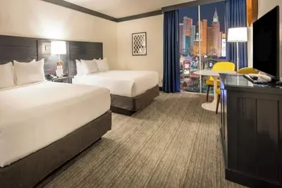 Image de Strip View Queen | Oyo Las Vegas Hotel | Casino Access & On-Site Lounge