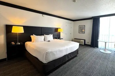 Image de Hotel Room Near Bellagio Fountains w/ On-Site Casino + Seasonal Pool