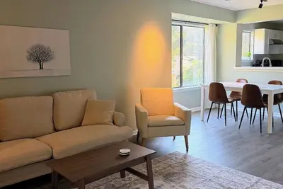 Image de Relaxing Condo close to Everything