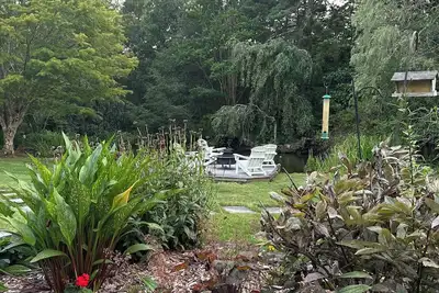 Image de Luxurious 4-Bedroom Retreat in the Heart of Long Island