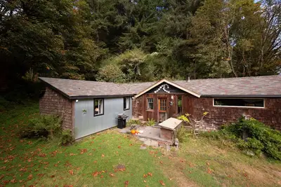 Image de Stone Lagoon Cabin, Cottage Core @ Redwoods, Beaches, Lagoons