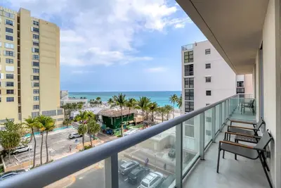 Image de Stylish Condo w/ Partial Ocean View Retreat-Cs71