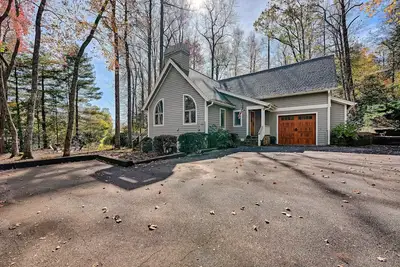 Image de Green's View:  A New 3 Bedroom Home Located In The Burlingame Country Club Community