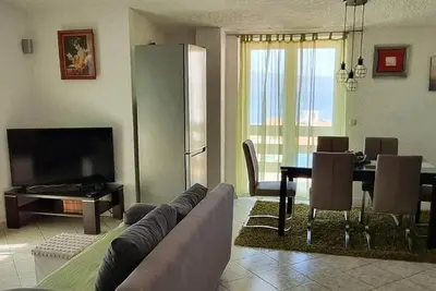Image de Appartement de deux chambres avec la terrasse et la vue sur le mer Duce, Omis (A-24975-c)