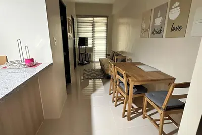 Image de Bgc Condo near Uptown Mall, Mitsukoshi, Landers with Free Parking