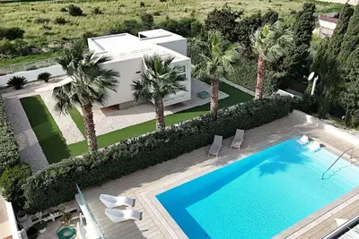 Image de Villa Pizzolungo – Villa moderne à seulement 200 mètres de la mer en Sicile