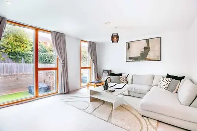 Image de Perfect Booking | Large Home With Driveway Parking