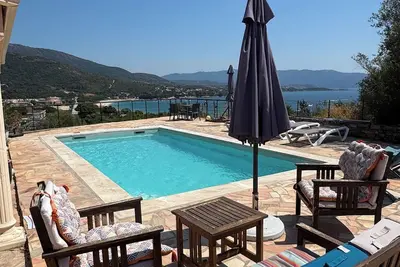 Image de Villa piscine bord de mer à Sagone