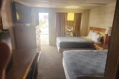 Image de Budget-Friendly Stay w/ Comfortable Beds + Convenient Highway Access - 2 Units!