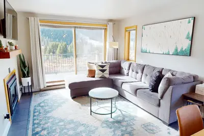 Image de Pet Friendly End Unit! Walk/Shuttle to Keystone Slopes, Dining, Shops, Events