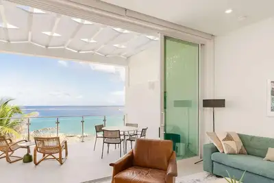 40 Sunset Point Vacations, Luxury Oceanfront Condo