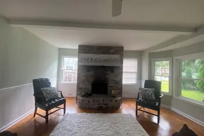 Image de Cozy and bright 3-bedroom house on James Island between downtown and Folly Beach