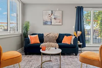 Image de The Modern Muse – Perfect Blend of Style, Comfort & Convenience - 5 min from Zoo