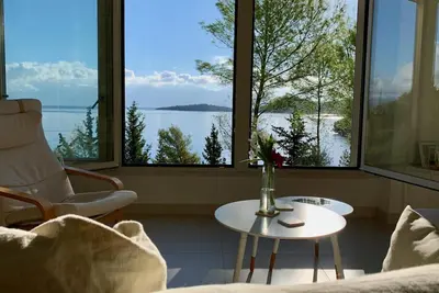 Image de Villa « Ktima Bird Paradise - Trois Chambres » avec vue mer, balcon et Wi-Fi