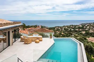 Image de Miramaris vue mer panoramique et piscine à débordement et proche plage