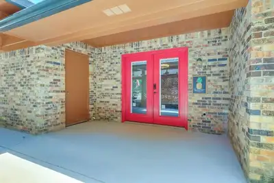 Image de Gorgeous, large, newly remodeled duplex with Ac in charming Fairhope