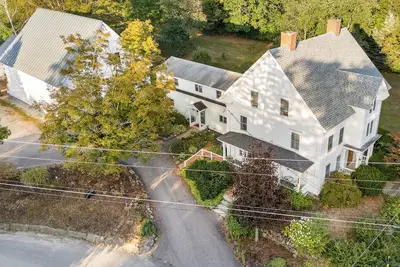 Image de Furnished 2-bed/ 2 bath  apartment with Ac in Andover near Proctor and Ragged Mt