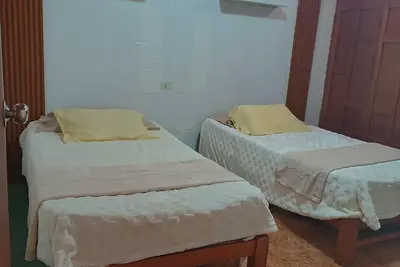 Image de Spacious and cozy with 200mts at your disposal, very comfortable in a quiet area.