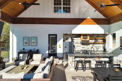 Image de Charming farmhouse in welcoming Four Oaks with highland Cattle, pool and spa