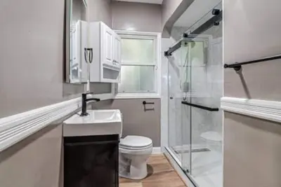 Image de Robert-4548-Tulip · Valley View | Nature Trails