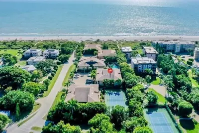 Image de Gulf-Front Sanibel Condo - Newly Renovated 2025 - Steps to Beach & Pool