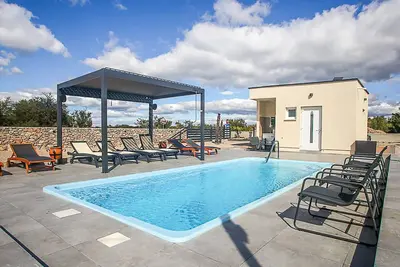 Image de Magnifique caravane à Drnis avec Wi-Fi