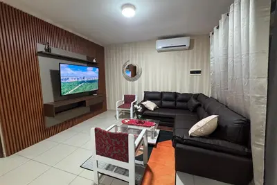 Image de Exclusive Condominium Home - Resort Style Living with Pool and Parks 🌴🏊‍♂️